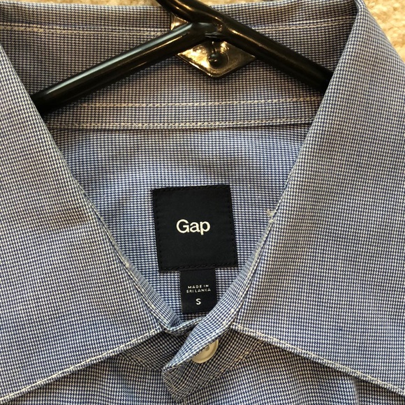 Button down - Picture 2 of 2